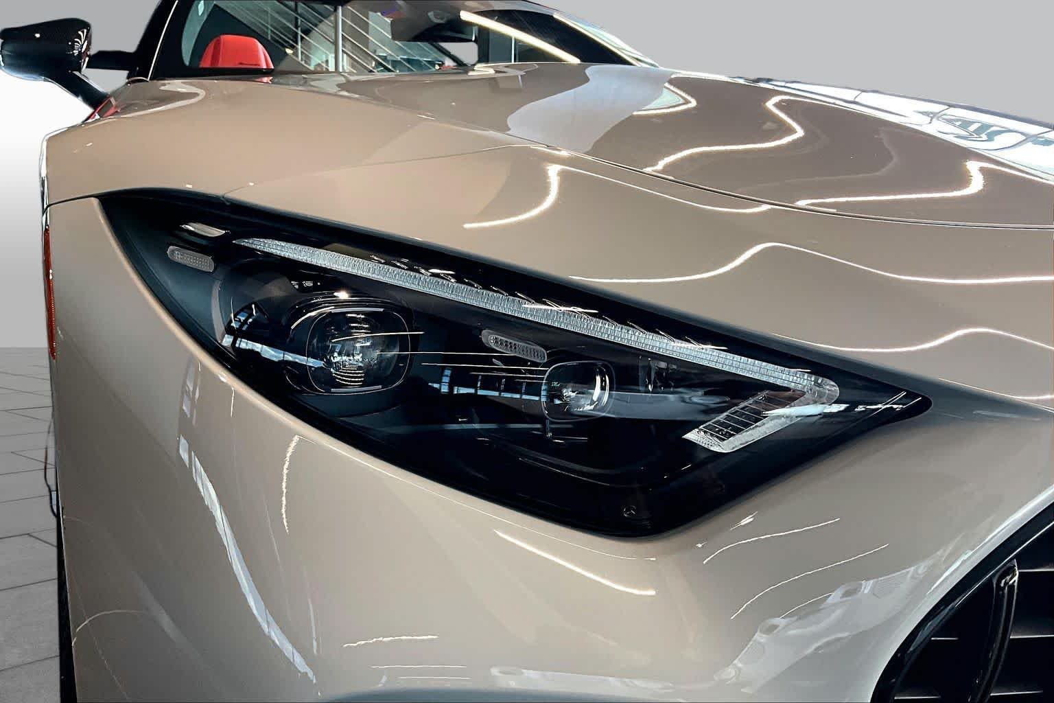New 2026 MANUFAKTUR Alpine Grey Mercedes-Benz AMG® SL 63 image 13