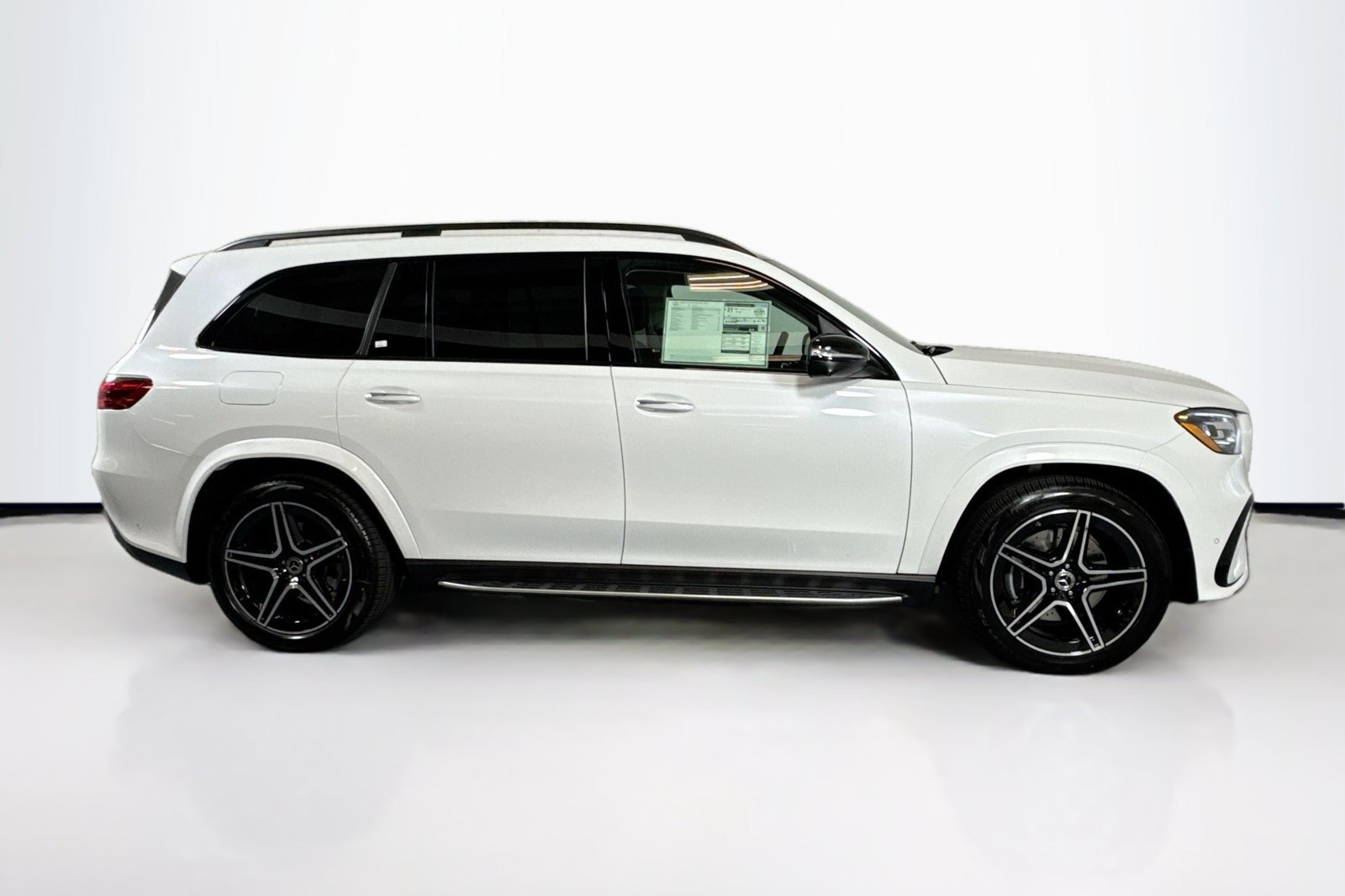 New 2026 MANUFAKTUR Moonlight White Metallic Mercedes-Benz GLS 450 image 4