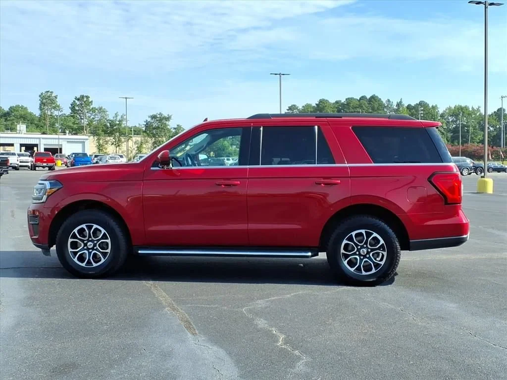 Used 2022 Red Ford XLT image 15