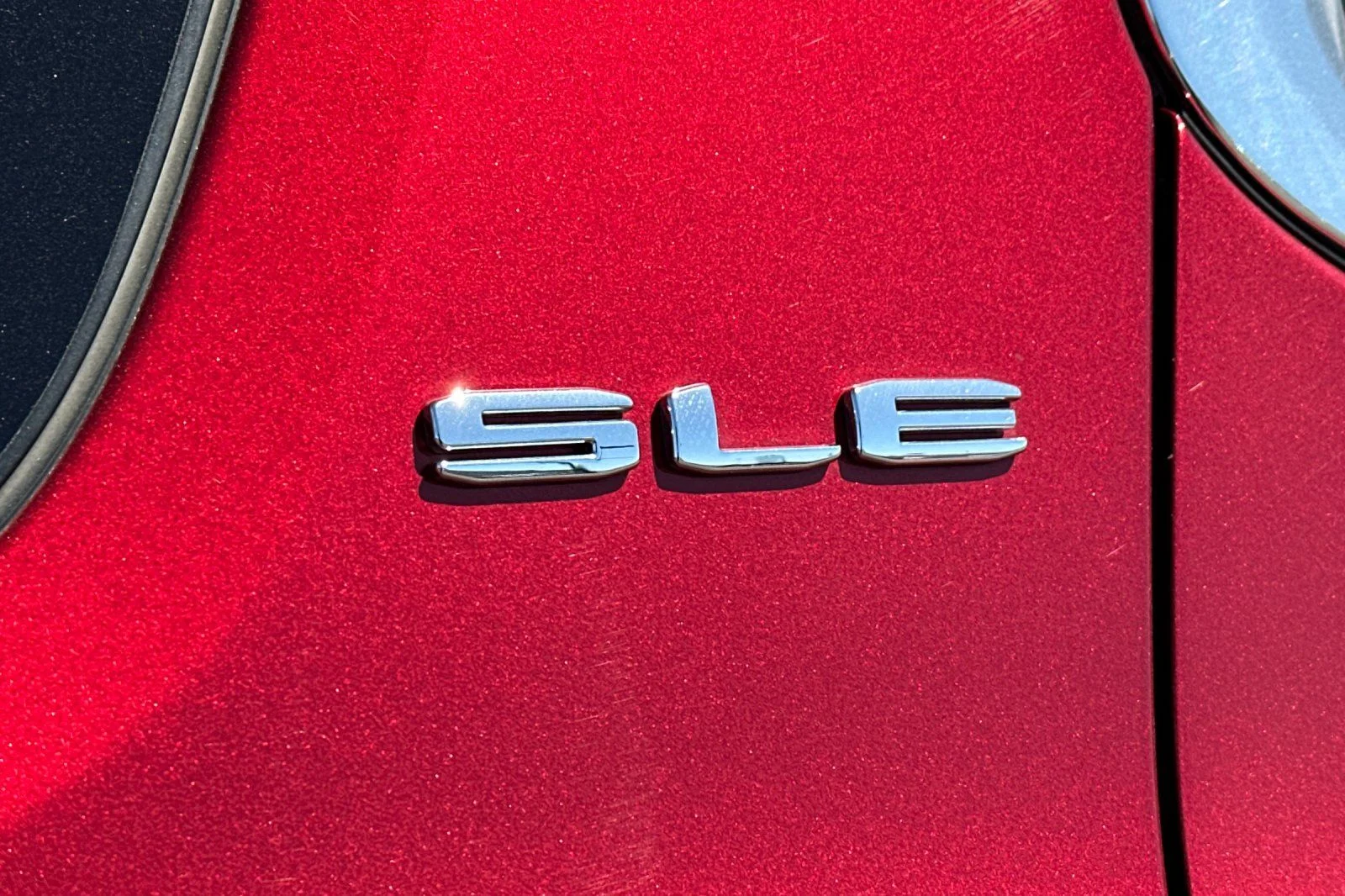 Used 2022 Red GMC SLE image 28