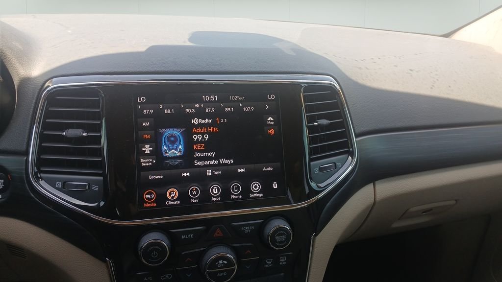 Used 2022 Black Jeep Laredo E image 12