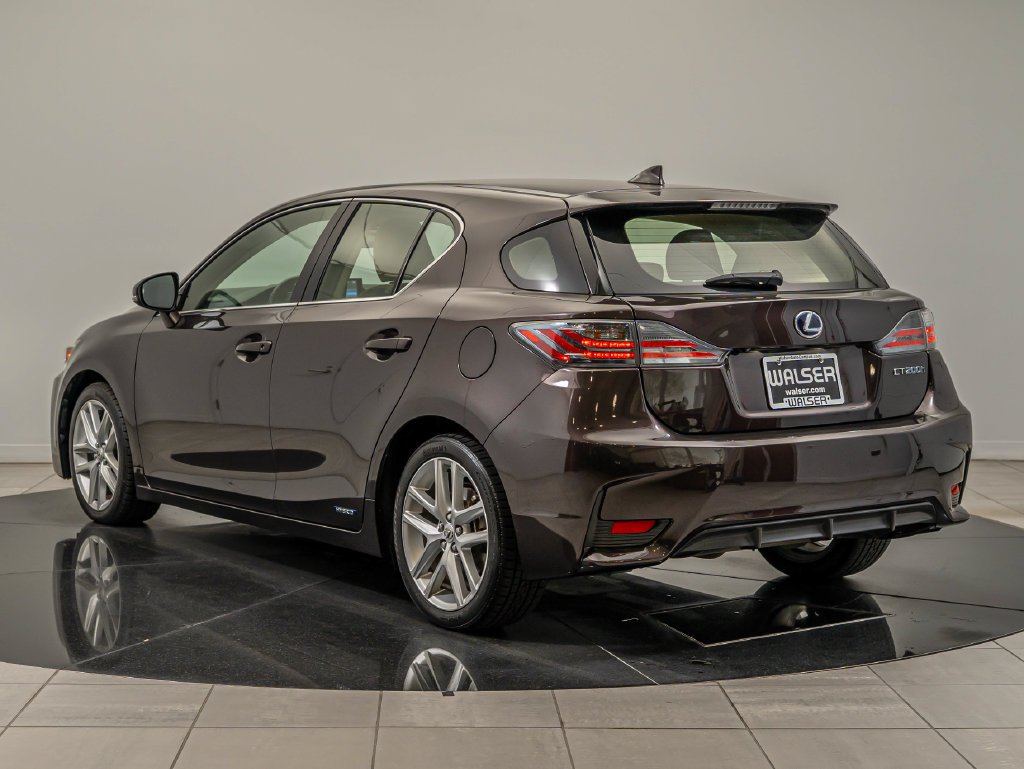 Used 2014 Pearl Lexus 200h image 6