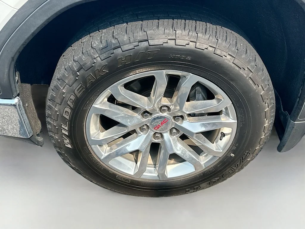 Used 2019 White GMC SLT image 31