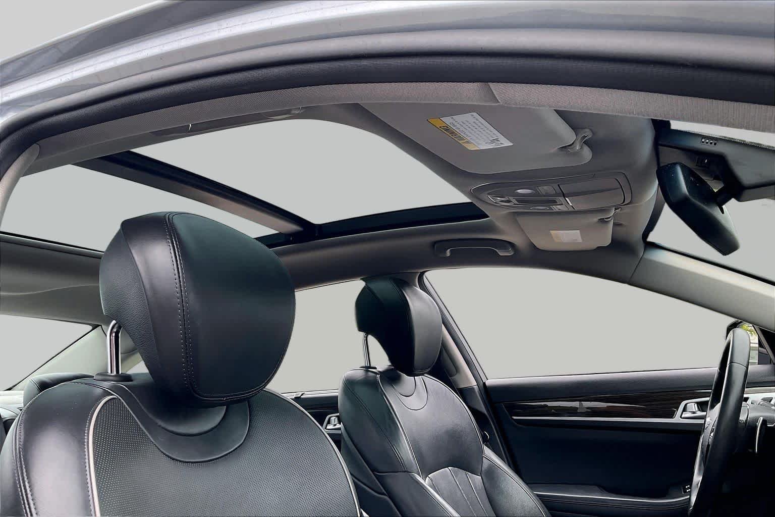 Used 2015 Parisian Gray Hyundai 3.8L image 13