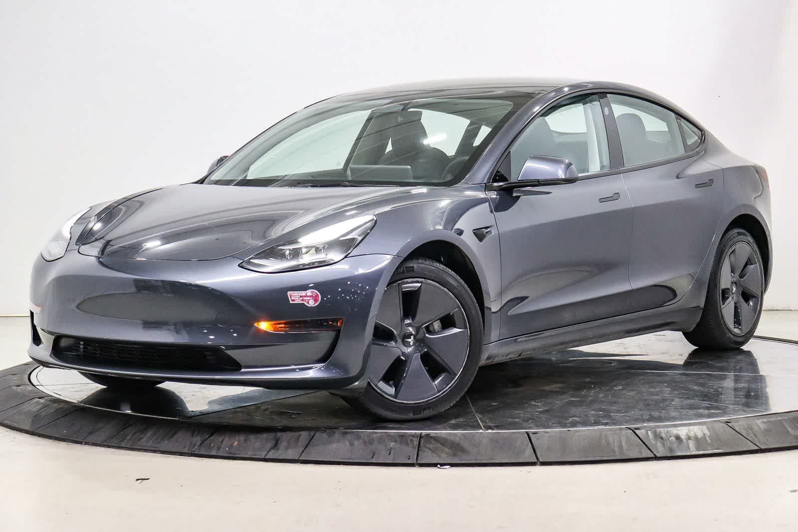 2023 Tesla Model 3 -'s photo