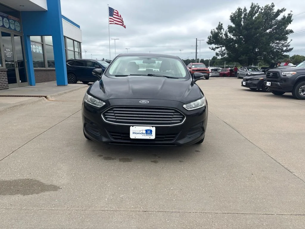 Used 2014 Tuxedo Black Metallic Ford SE image 2