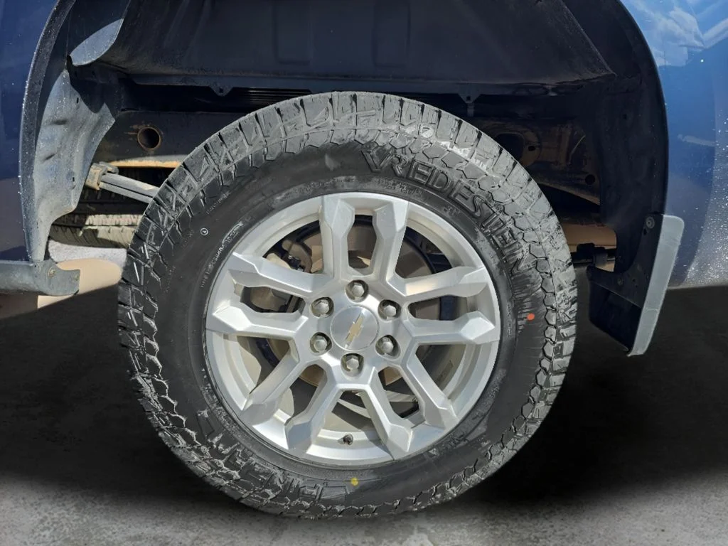 Used 2022 Northsky Blue Metallic Chevrolet LT image 34