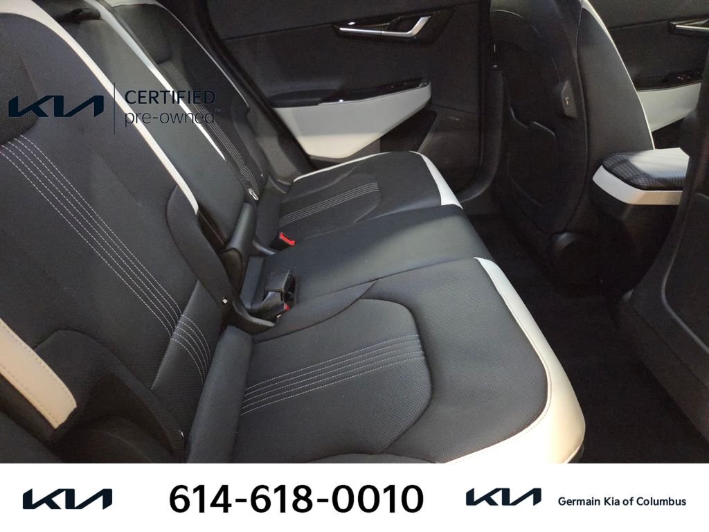 Used 2023 White Kia GT-Line image 19