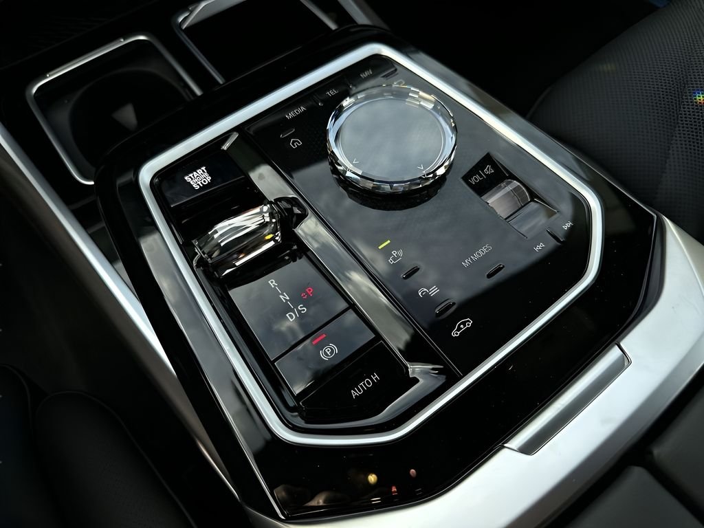 2026 BMW 7 Series 740i - Photo 24