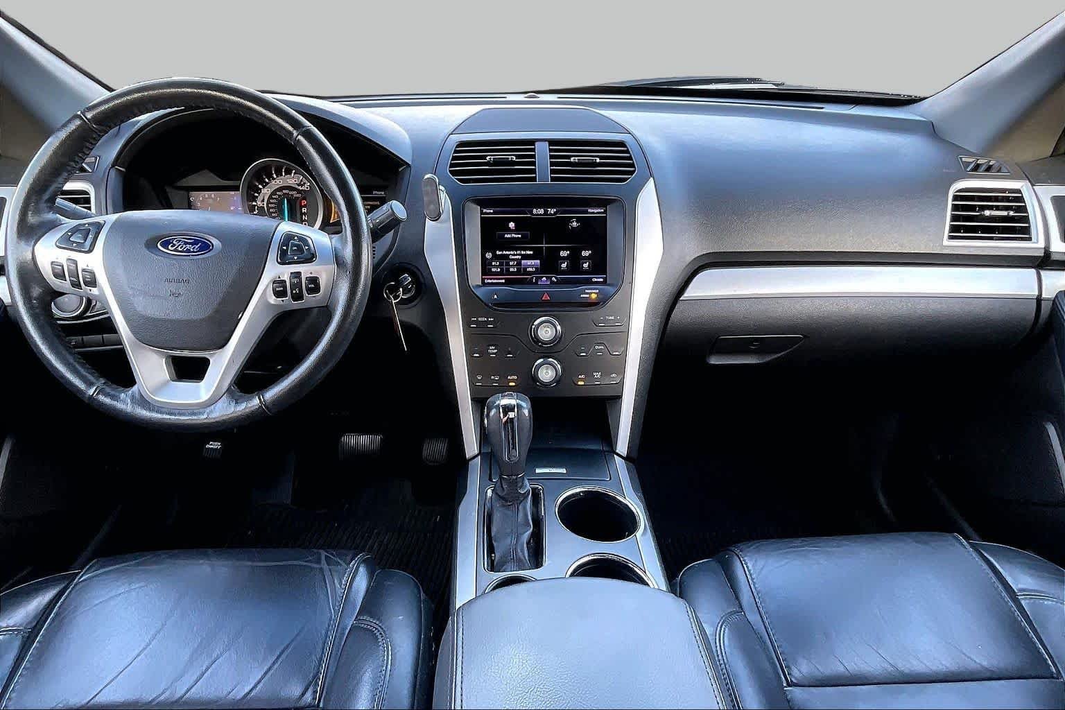 Used 2013 White Platinum Metallic Tri-coat Ford XLT image 13