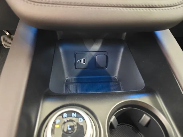 New 2027 Star White Metallic Tri-Coat Ford Platinum™ image 34