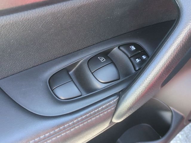 Used 2021 Red Nissan S image 13