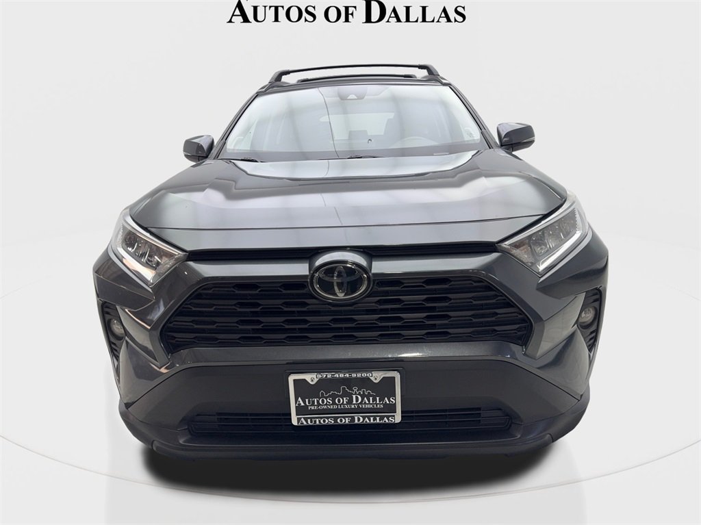2020 Toyota RAV4 XLE Premium photo 3