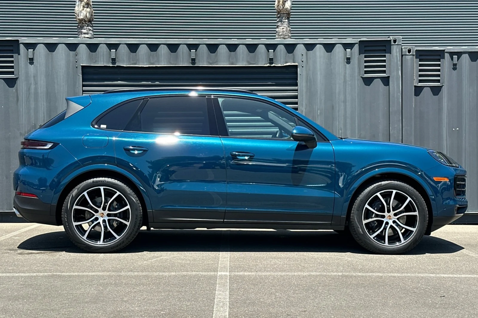 Used 2026 Montego Blue Metallic Porsche AWD image 9