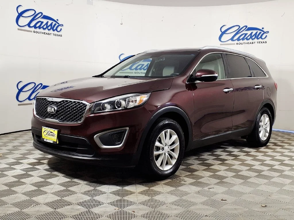 Used 2017 Purple Kia LX image 5
