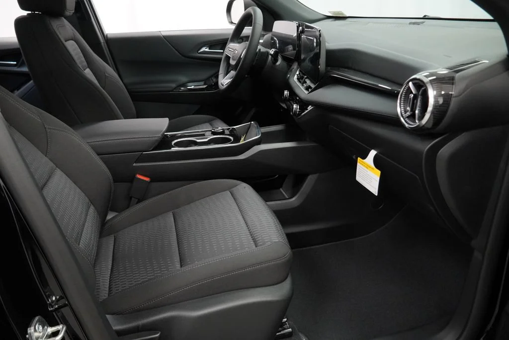 2027 Chevrolet Equinox LT - Photo 29