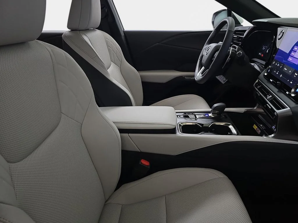 New 2026 Eminent White Pearl Lexus PREMIUM image 9