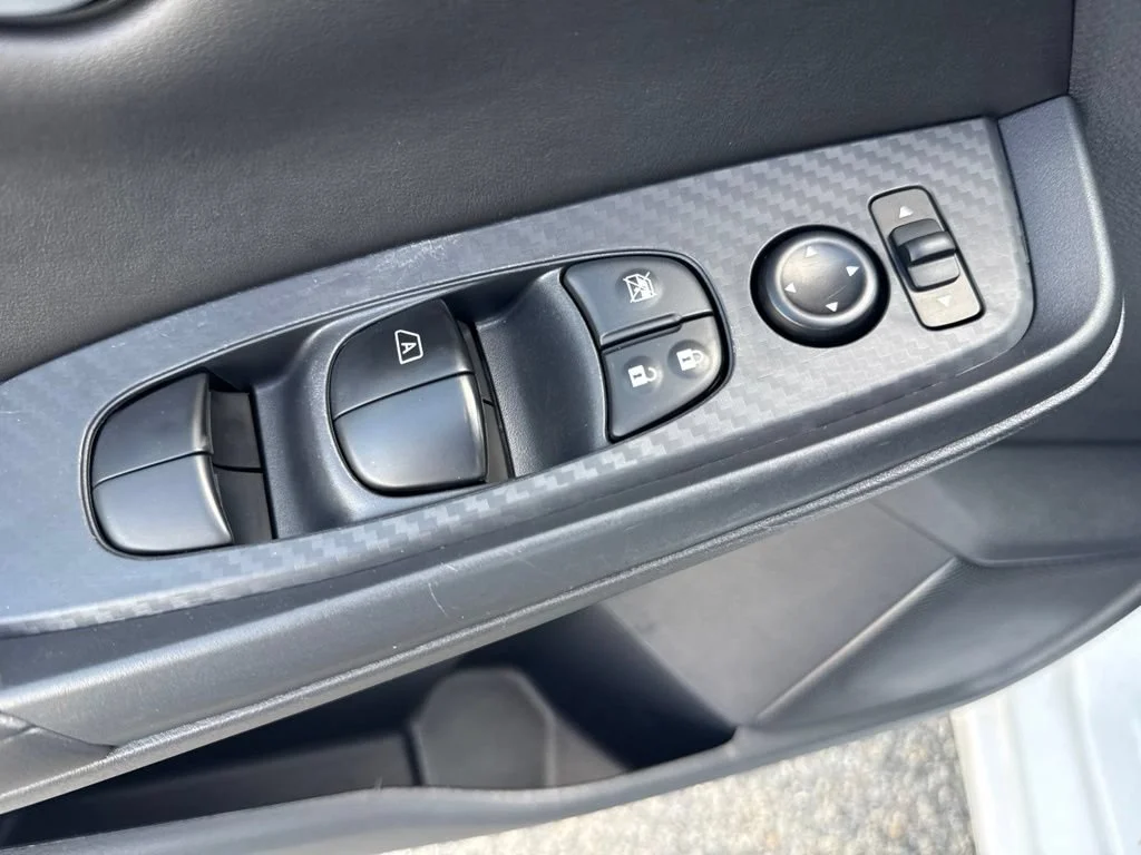 Used 2025 White Nissan SV image 25