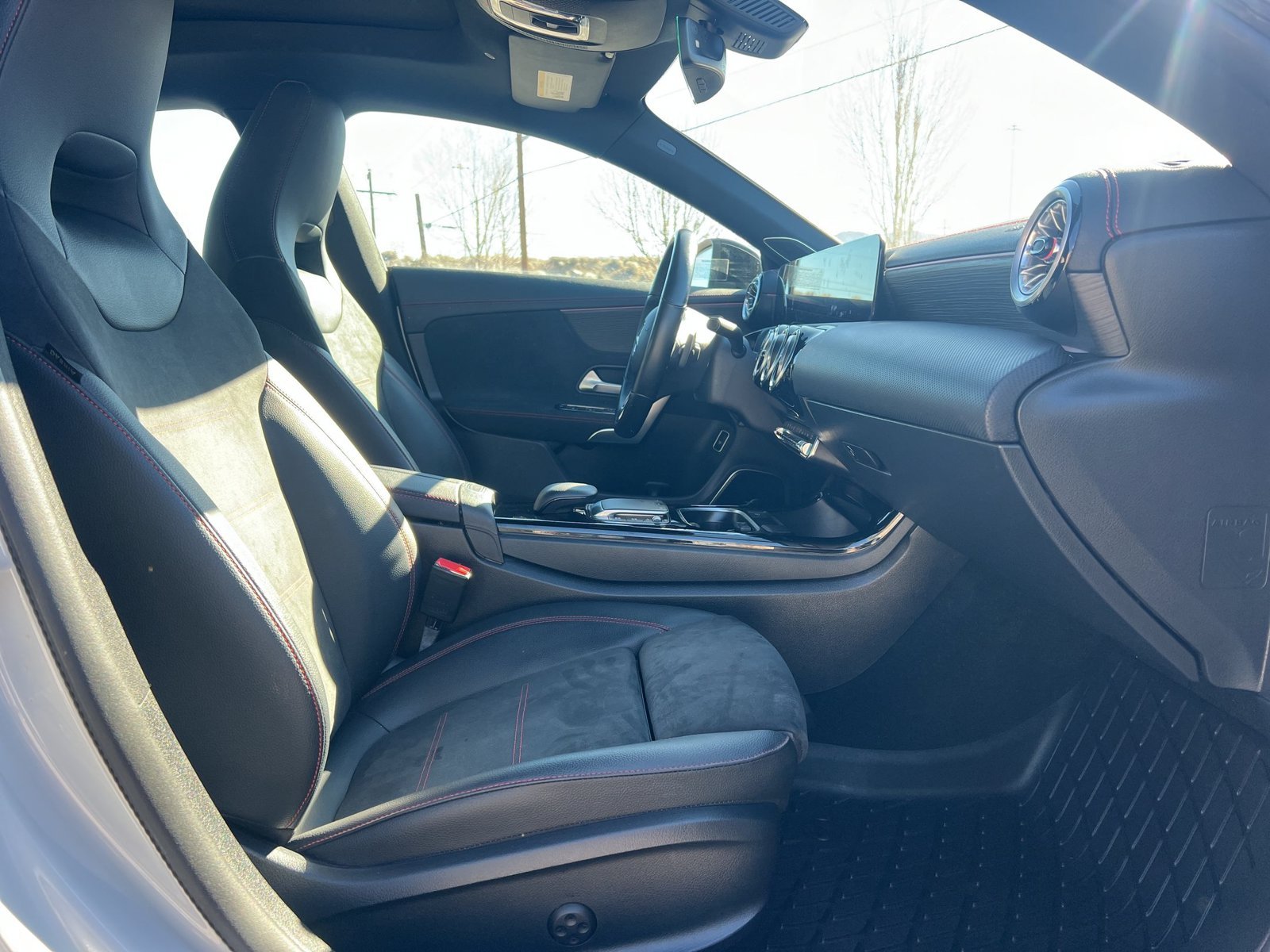 Used 2023 Digital White Metallic Mercedes-Benz CLA 250 image 21