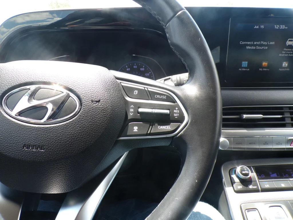Used 2020 Hyper White Hyundai SEL image 19