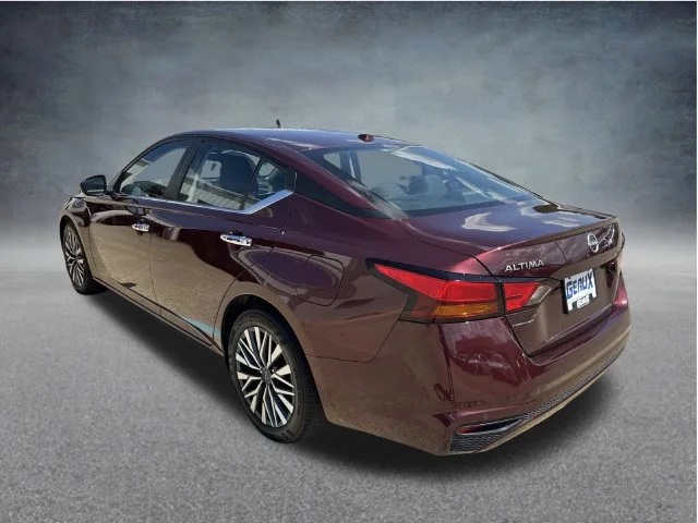Used 2025 Red Nissan 2.5 SV image 14