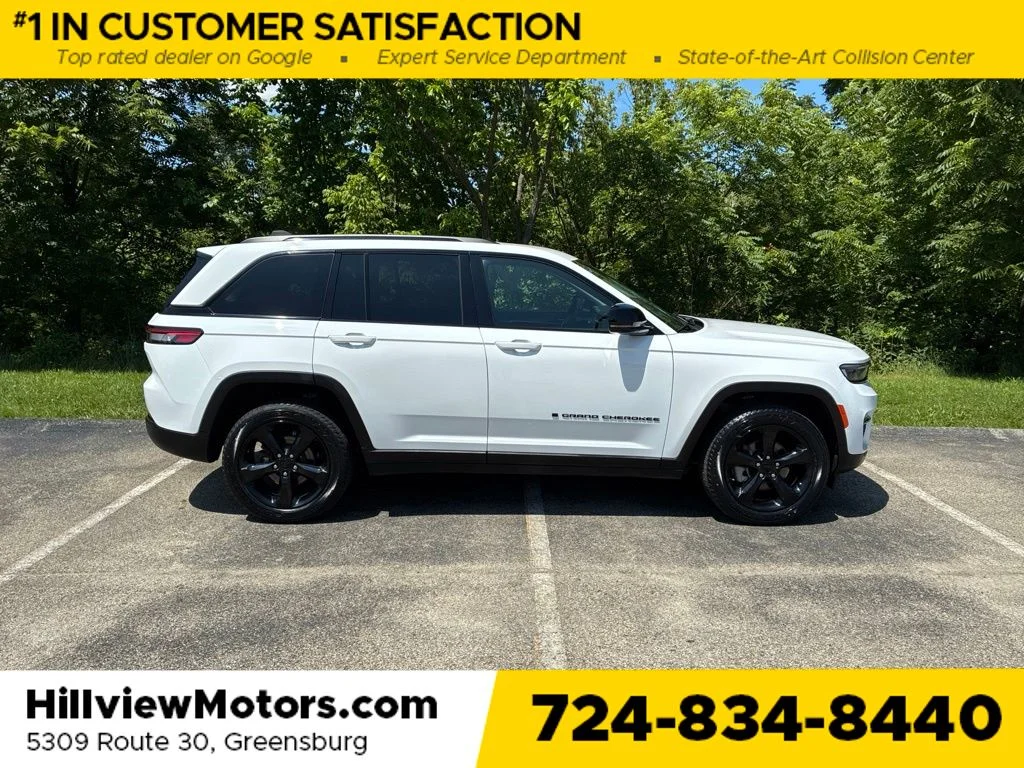 Used 2023 Bright White Clearcoat Jeep Limited image 8