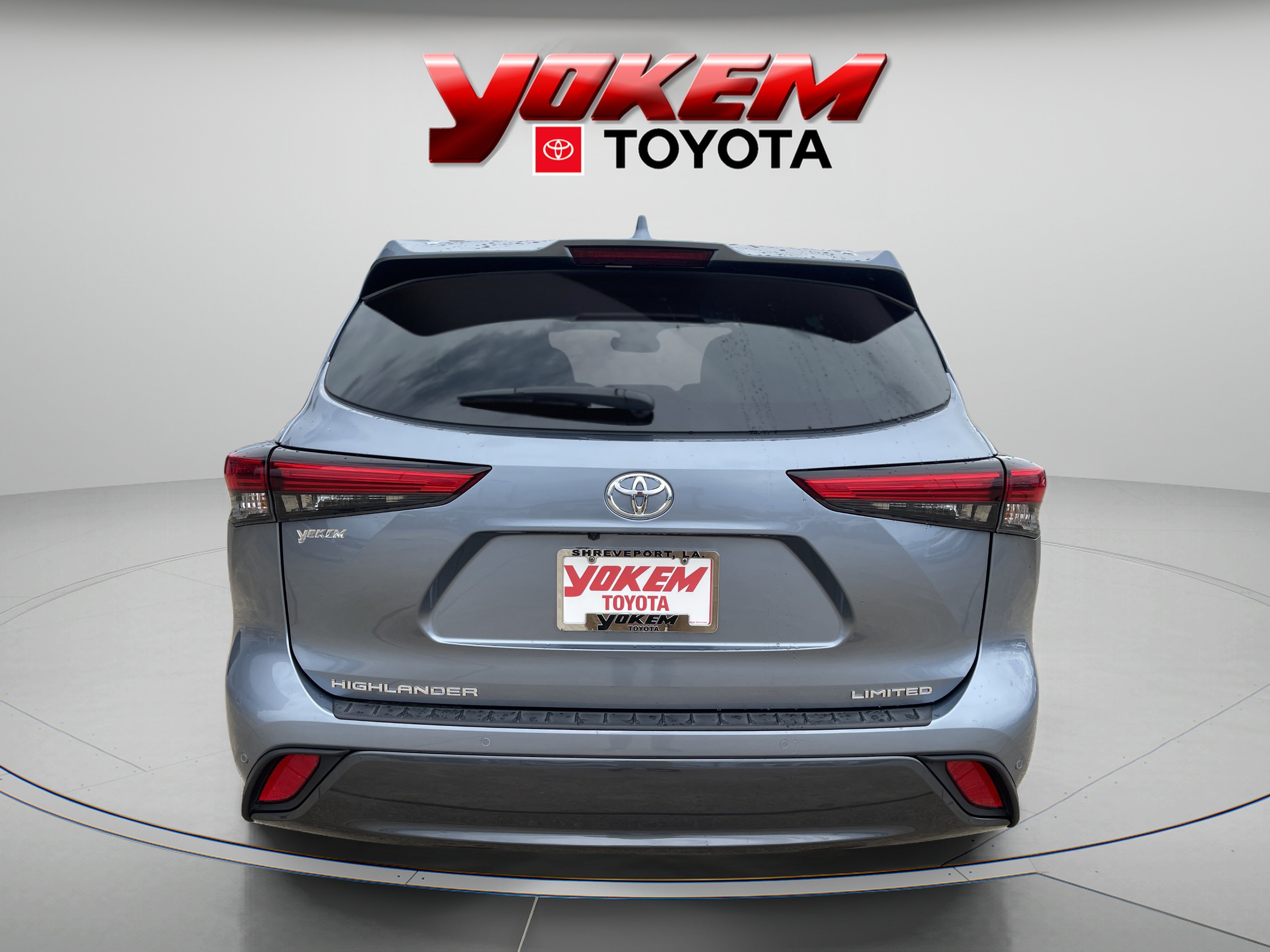 Used 2022 Moon Dust Toyota Limited image 4