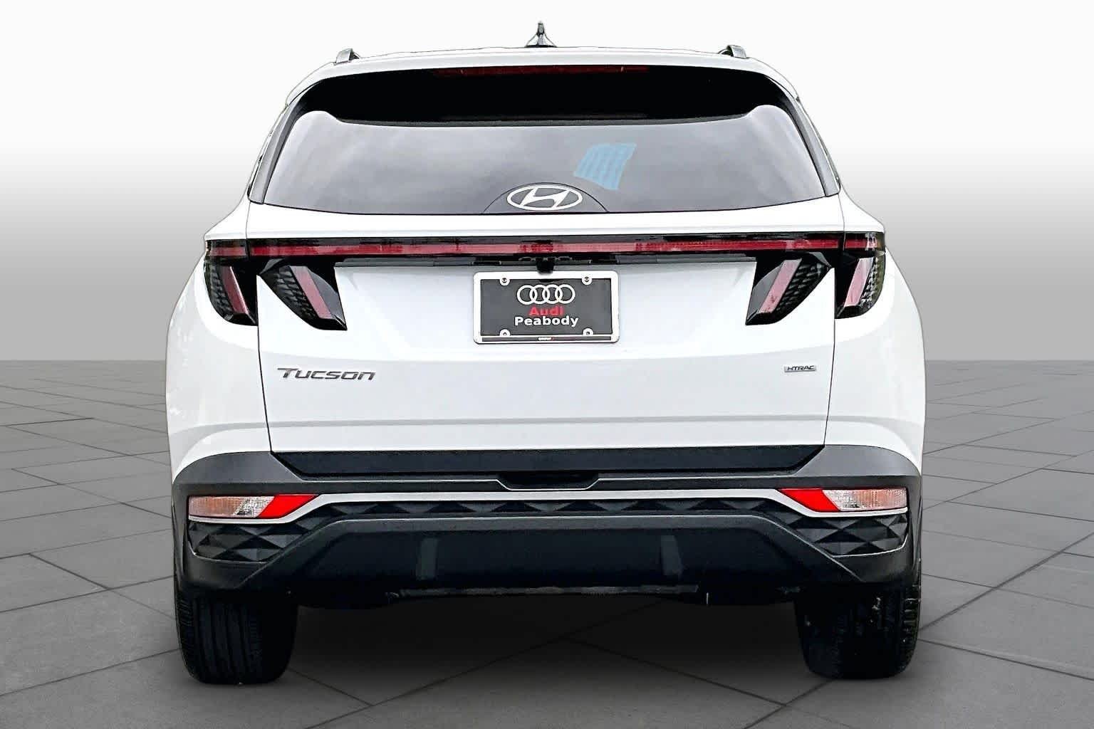 Used 2022 Quartz White Hyundai SEL image 9