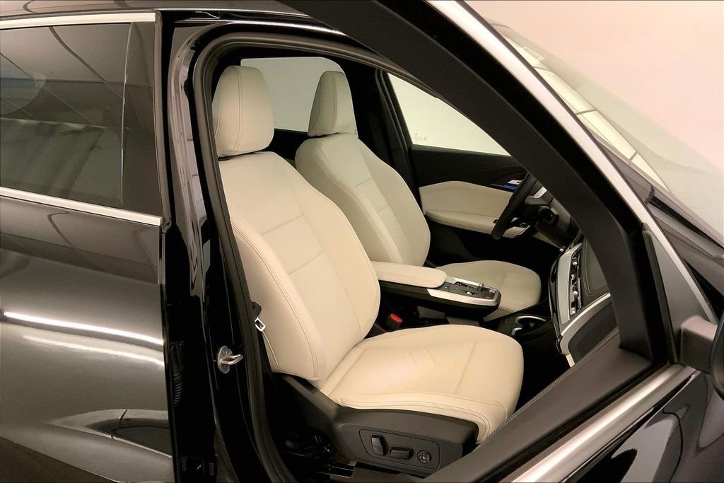 Used 2026 Black Sapphire Metallic BMW  image 7