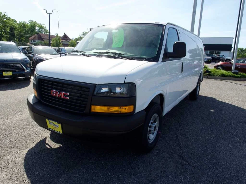 2026 GMC Savana 2500 Ext WB's photo