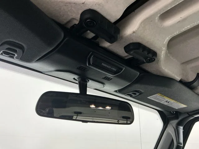 Used 2019  Jeep Sport image 20