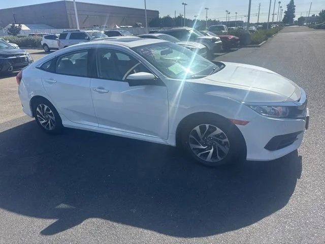Used 2018  Honda EX image 5