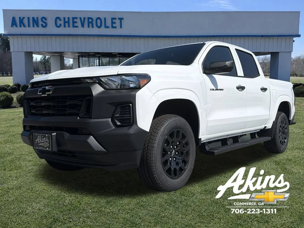 New 2026 Summit White Chevrolet WT image 9