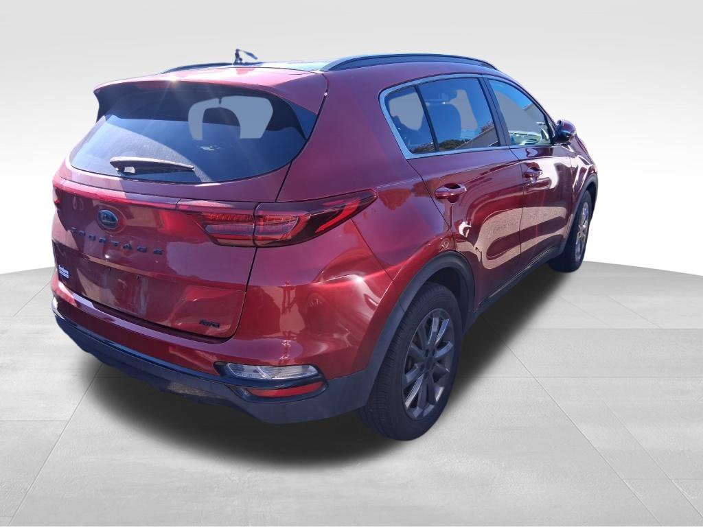 Used 2022 Red Kia Nightfall image 7