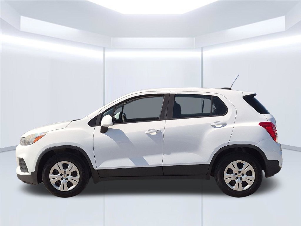 Used 2018 Chevrolet Trax LS with VIN 3GNCJKSB8JL262512 for sale in Foley, AL