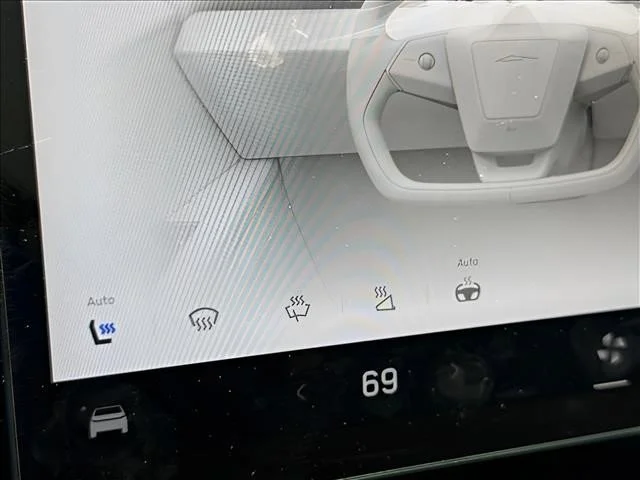 Used 2024  Tesla Base image 26