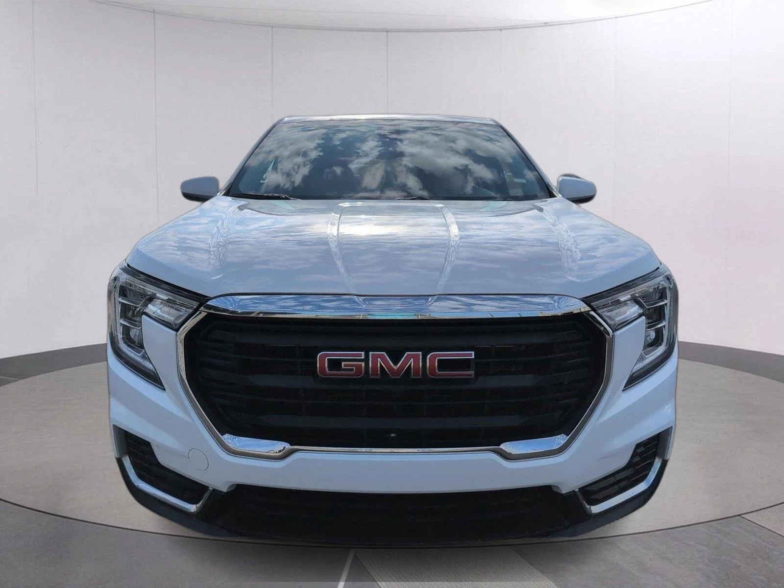 Used 2024 Summit White GMC SLE image 8