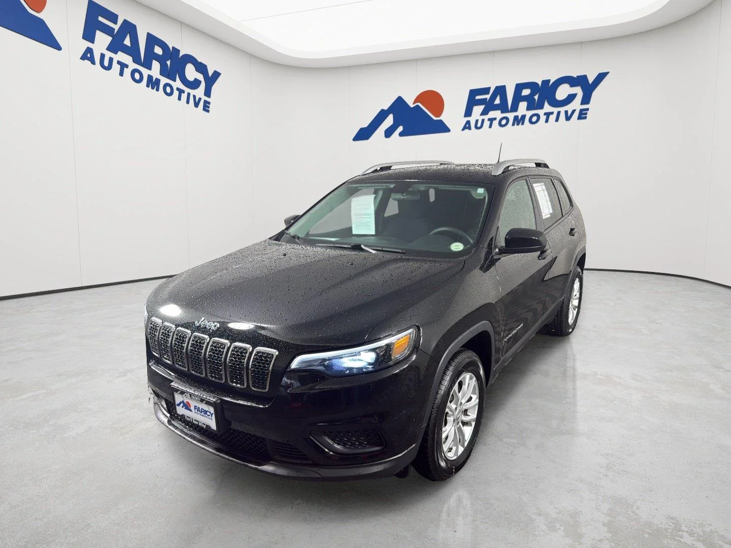 Used 2020 Diamond Black Crystal Pearlcoat Jeep Latitude image 15