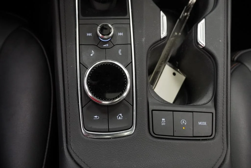 Used 2023 Crystal White Tricoat Cadillac Sport image 22