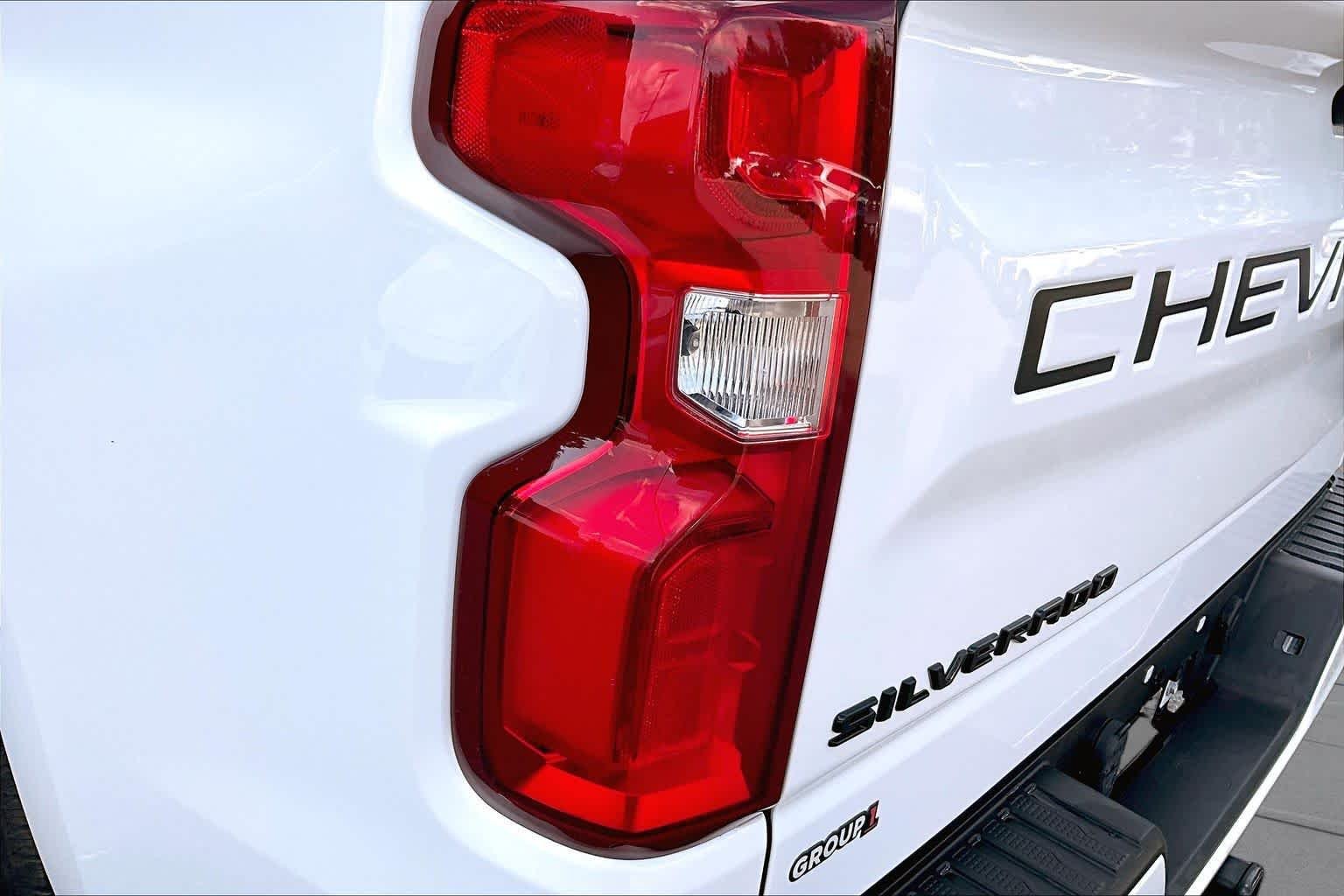 Used 2024 Summit White Chevrolet RST image 26