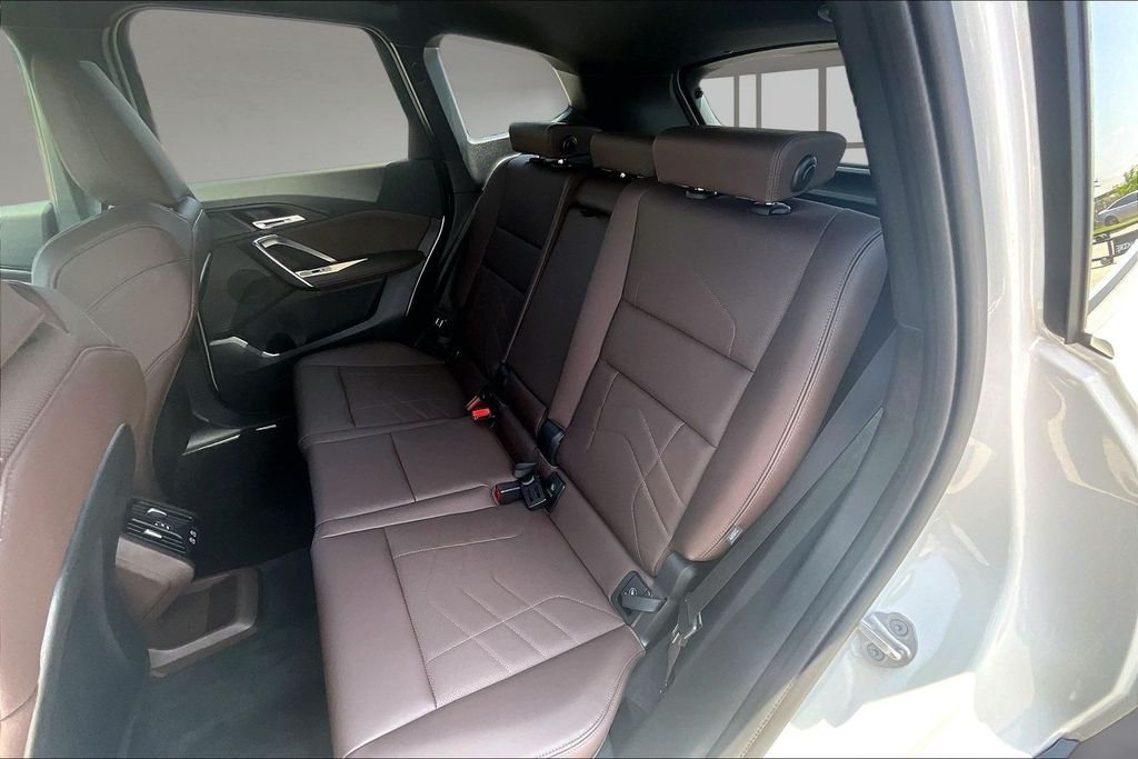 Used 2025 White BMW xDrive28i image 26