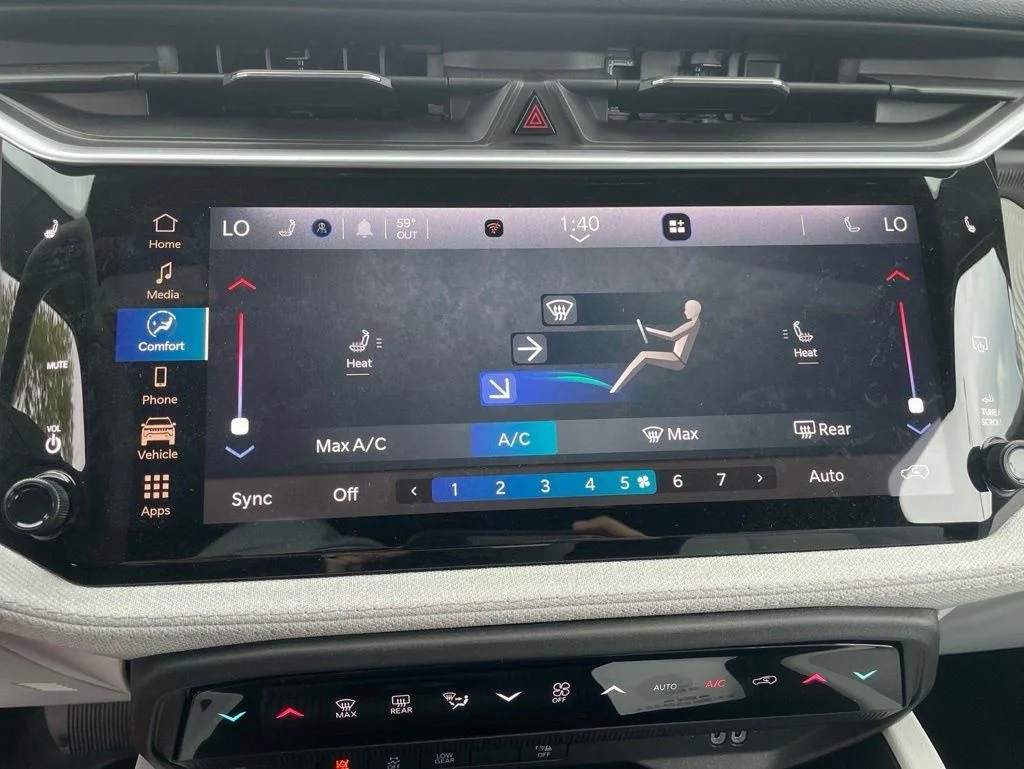 New 2026 Hydro Blue Pearlcoat Jeep Laredo image 24