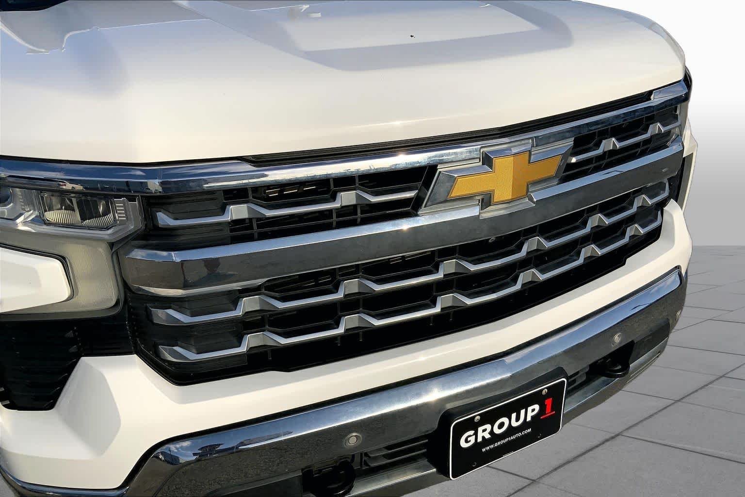 Used 2022 Summit White Chevrolet LTZ image 26