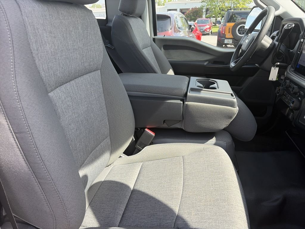 Used 2025 Silver Ford XL image 27
