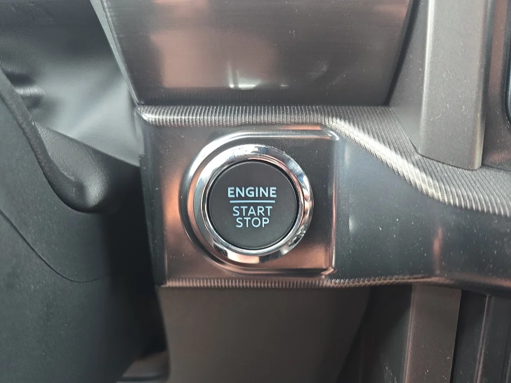 New 2026 Iconic Silver Metallic Ford Lariat® image 18