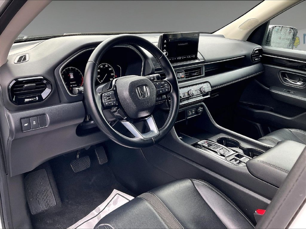 Used 2023 White Honda EX-L image 8