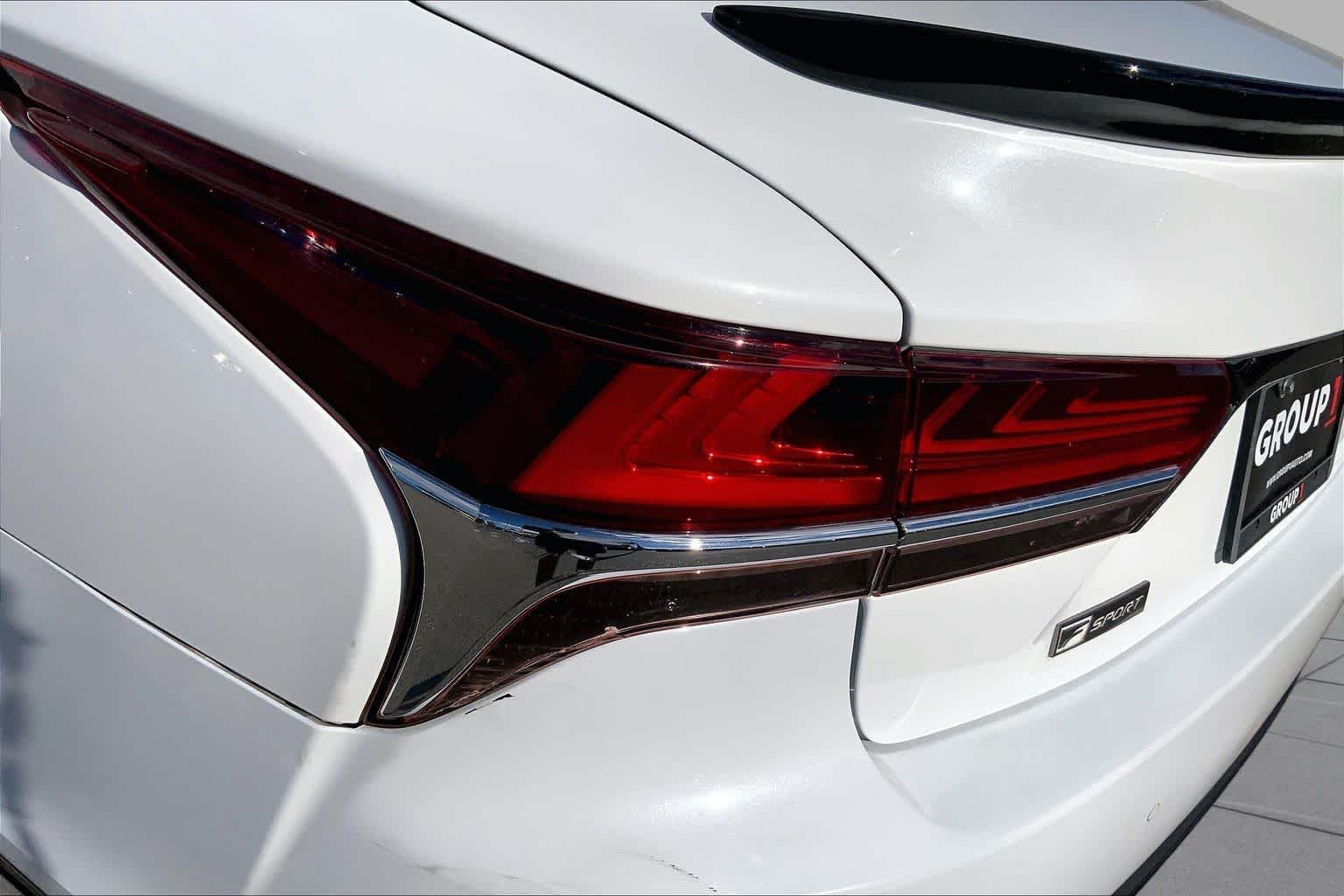 Used 2018 Ultra White Lexus  image 26