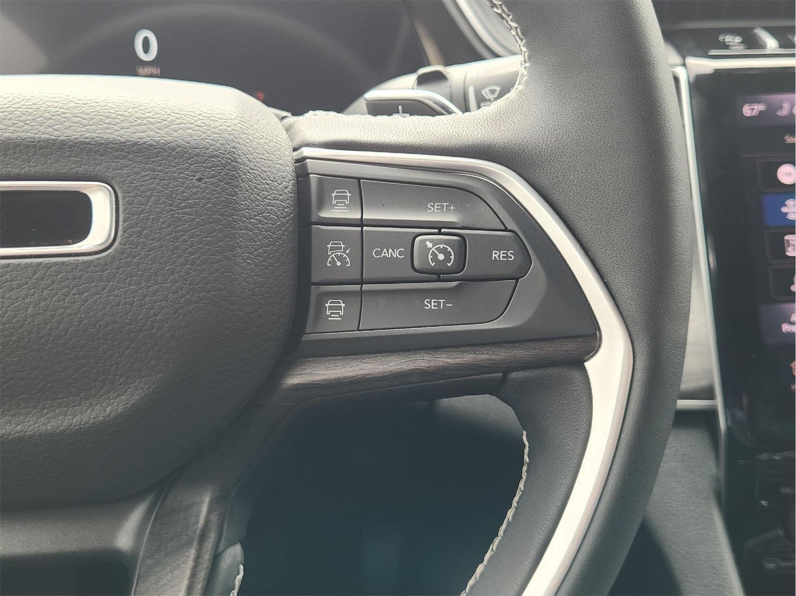 2025 Jeep Grand Cherokee L photo 30 of 35