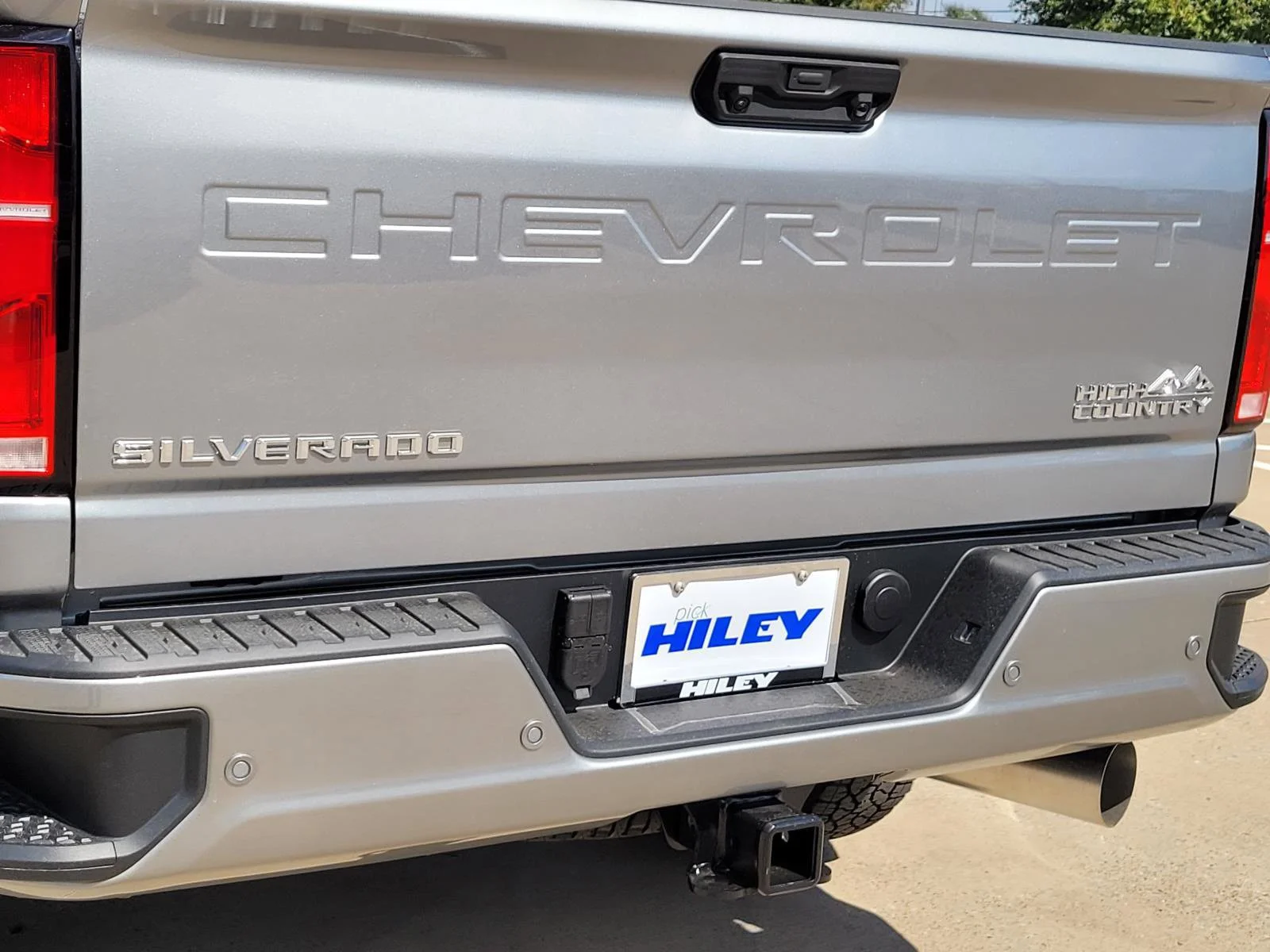 New 2026 Sterling Gray Metallic Chevrolet High Country image 4