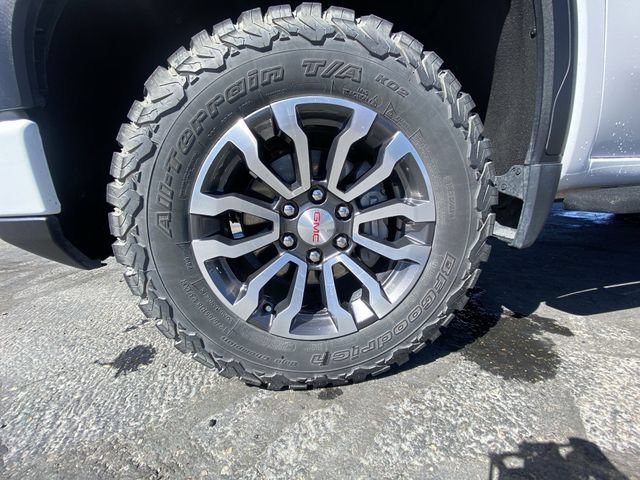 Used 2022 Summit White GMC AT4 image 10